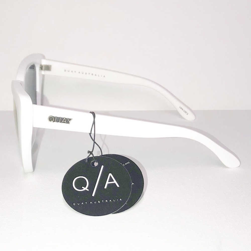 Quay StrayCat White Gold Mirror Smoke Lens Sunnies - Picture 5 of 12